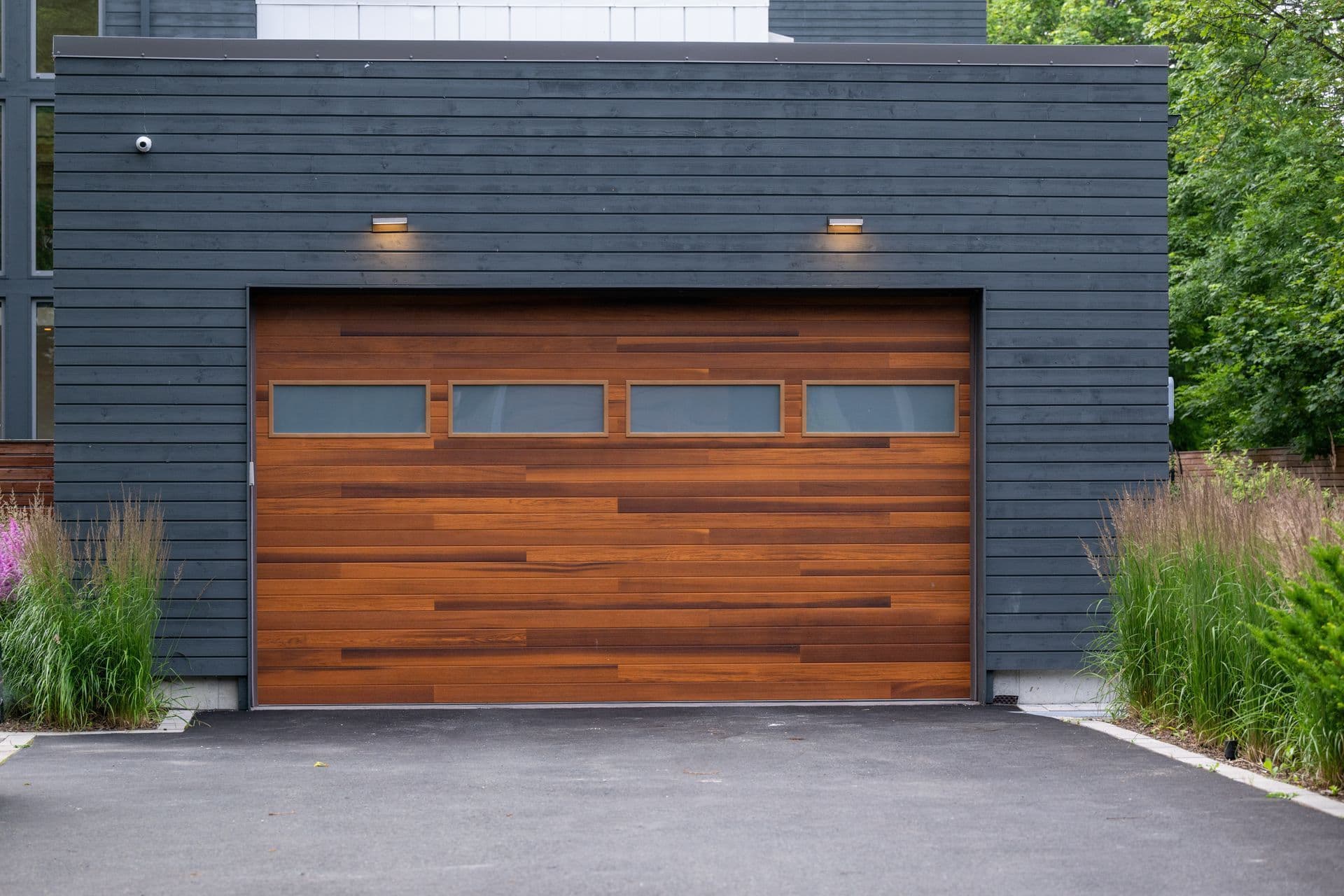 Blog post 2024 Garage Door Trends: Elevate Your Home with the Latest Innovations image